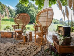 Cette photo Chateau et Ceremonie Laique (13).jpg, a été réduite de 98.62 % le Samedi 22 Novembre 2025 à 08:11 par Emjysoft Photo Réducteur v6.0 à télécharger sur https://www.emjysoft.com/