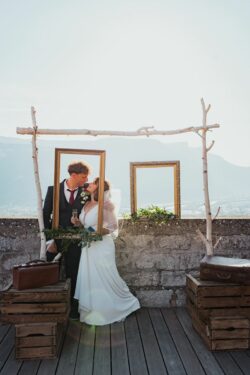 Cette photo adeline et florimond decoration fleurs coordinationmariage (13).jpg, a été réduite de 96.85 % le Samedi 22 Novembre 2025 à 07:11 par Emjysoft Photo Réducteur v6.0 à télécharger sur https://www.emjysoft.com/