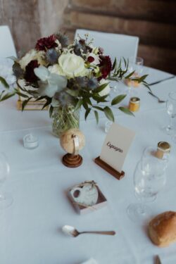 Cette photo papeterie tables A&F La Bastille 2025 Art Déco Réceptions.jpg, a été réduite de 98.33 % le Jeudi 16 Octobre 2025 à 07:10 par Emjysoft Photo Réducteur v6.0 à télécharger sur https://www.emjysoft.com/